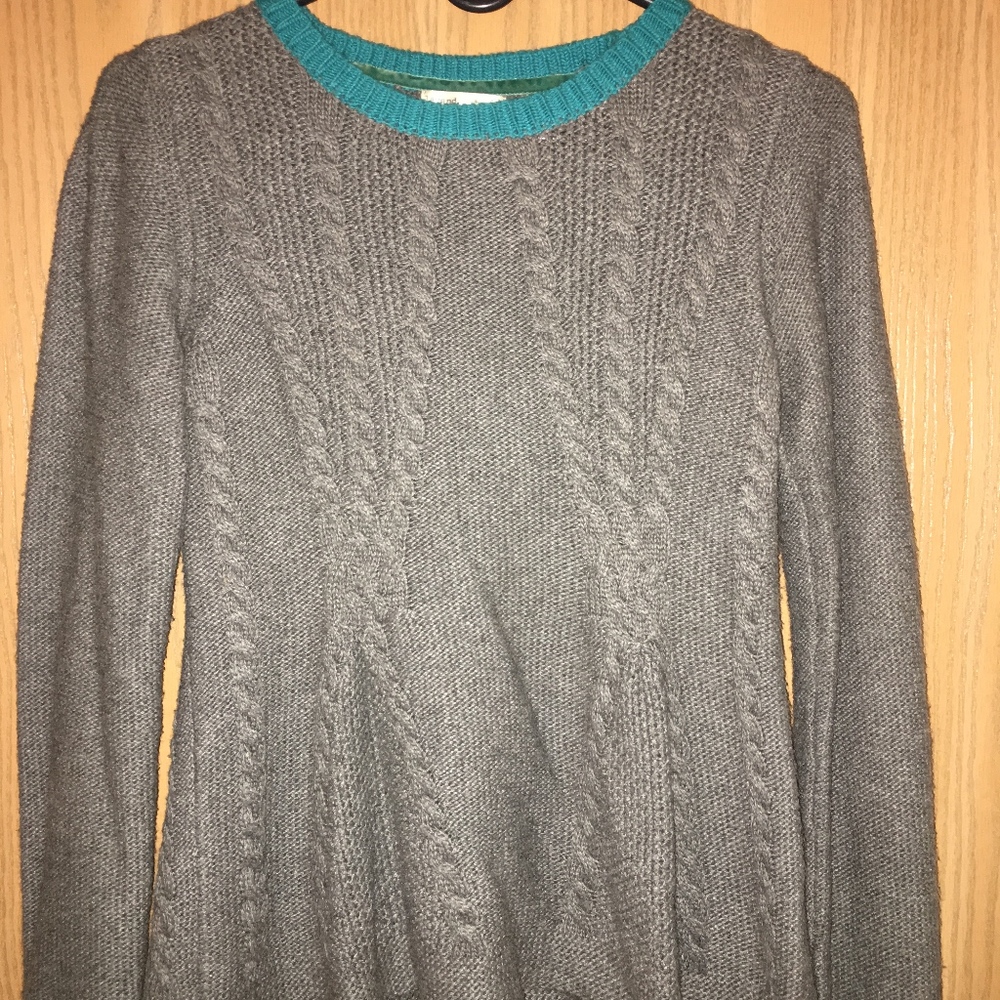 Grey wool long-sleeved peplum top